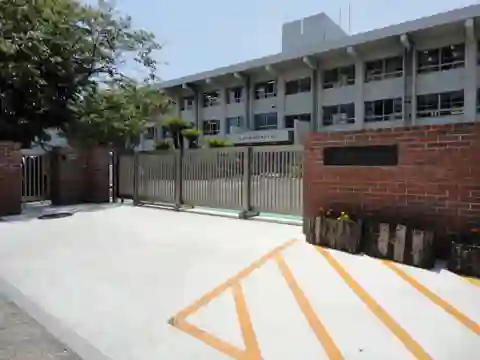 五日市東小学校