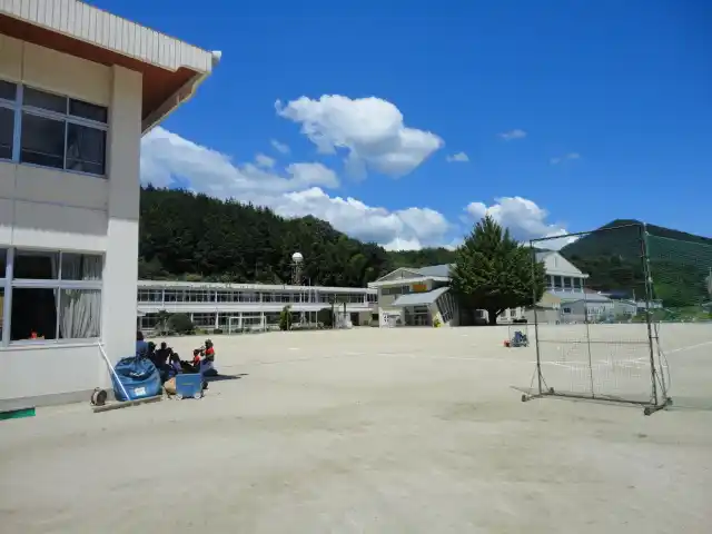 友和小学校