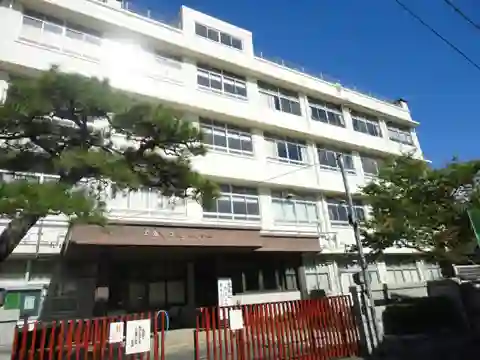 大河小学校